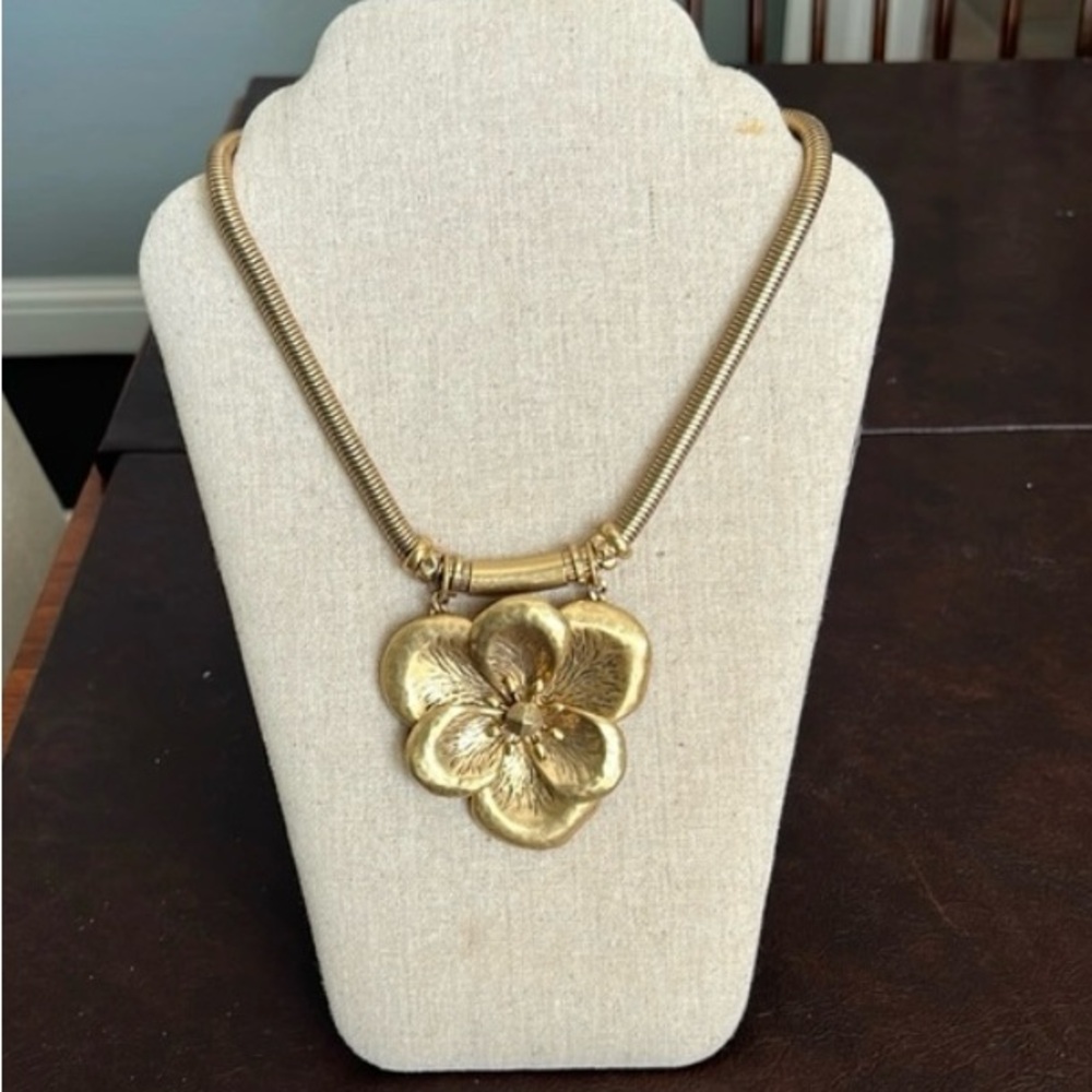 Stella & Dot Gold Floral Statement Necklace